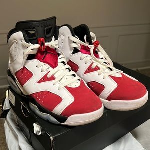Jordan 6 Retro 7Y/8.5 women